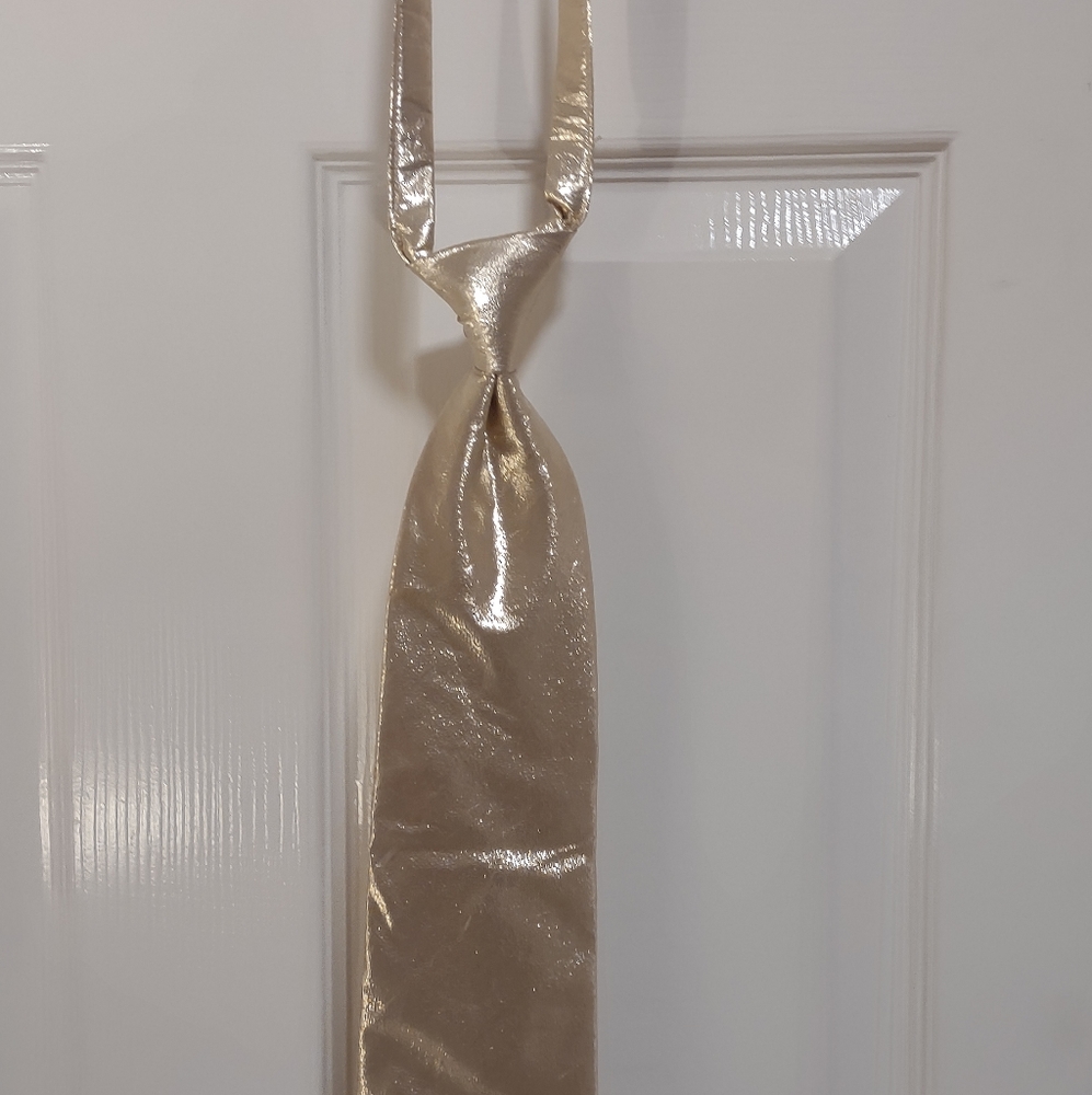 Gold neck tie